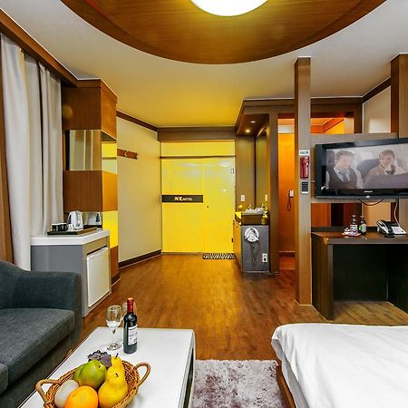 Mk Hotel Yeosu Bagian luar foto