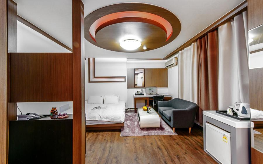 Mk Hotel Yeosu Bagian luar foto